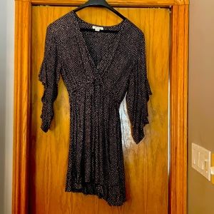Like new - cute Billabong dress.